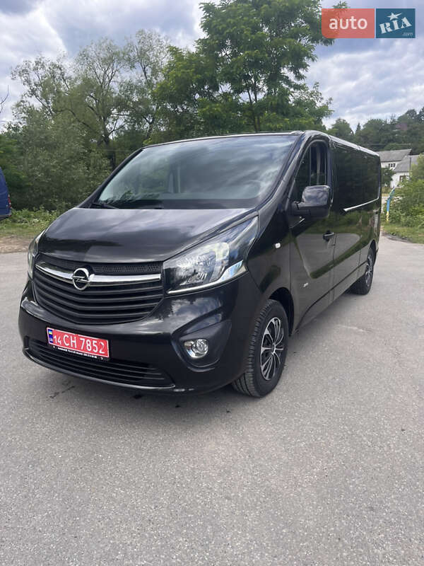 Грузовой фургон Opel Vivaro 2015 в 