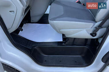 Вантажний фургон Opel Vivaro 2014 в 