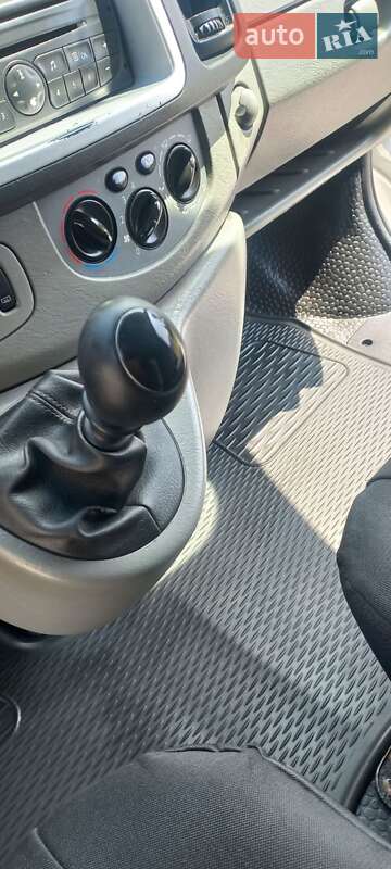 Минивэн Opel Vivaro 2011 в Снятине