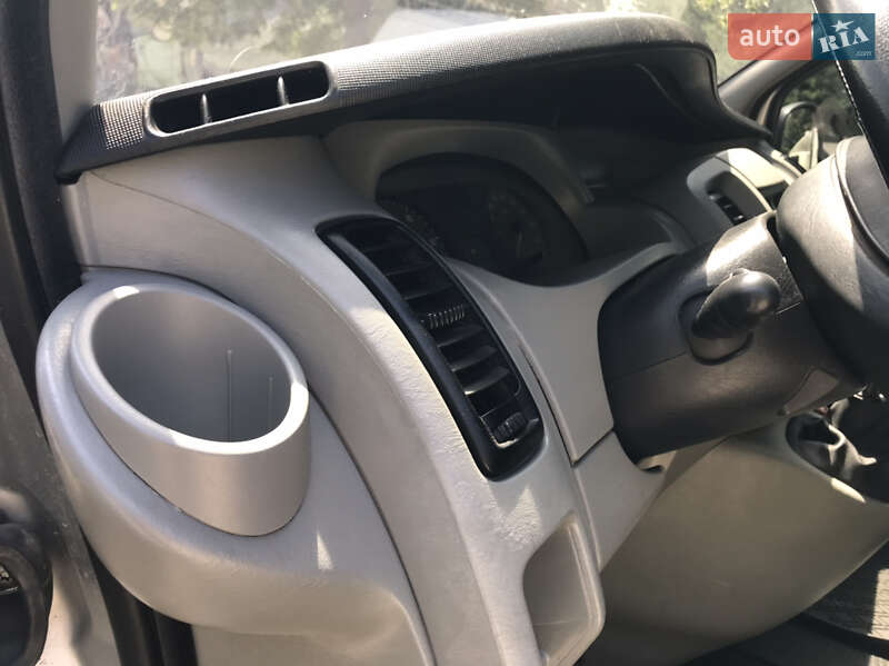 Минивэн Opel Vivaro 2006 в Луцке