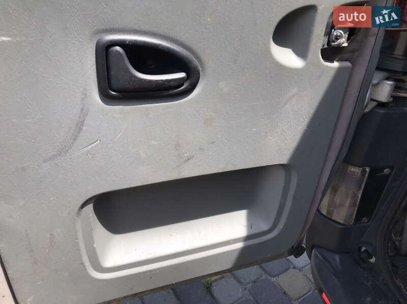 Минивэн Opel Vivaro 2006 в Луцке