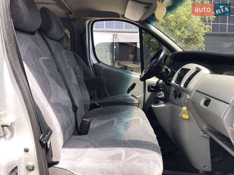 Минивэн Opel Vivaro 2006 в Луцке