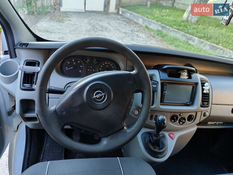 Минивэн Opel Vivaro 2002 в Черновцах