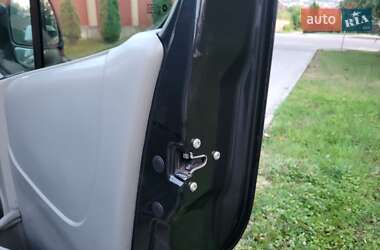 Минивэн Opel Vivaro 2007 в 