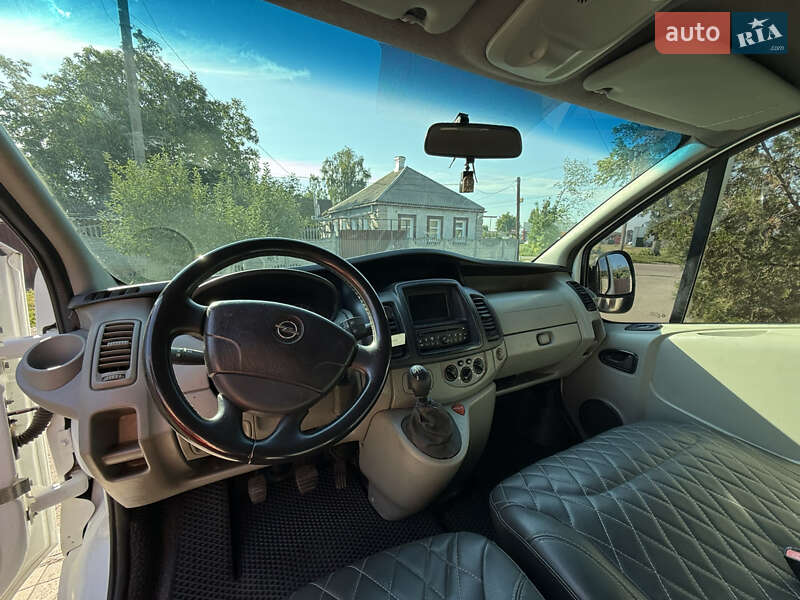 Минивэн Opel Vivaro 2011 в Лозовой