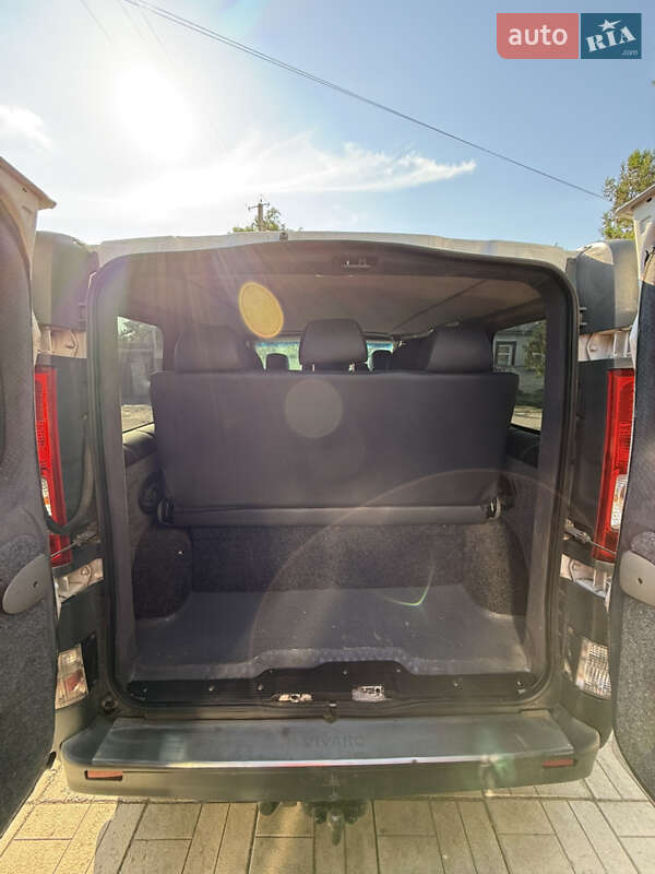 Минивэн Opel Vivaro 2011 в Лозовой