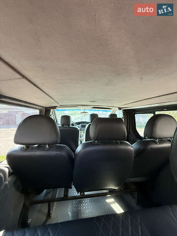 Минивэн Opel Vivaro 2011 в Лозовой