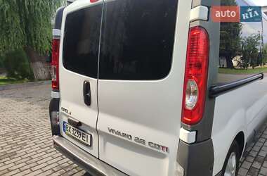 Минивэн Opel Vivaro 2011 в 