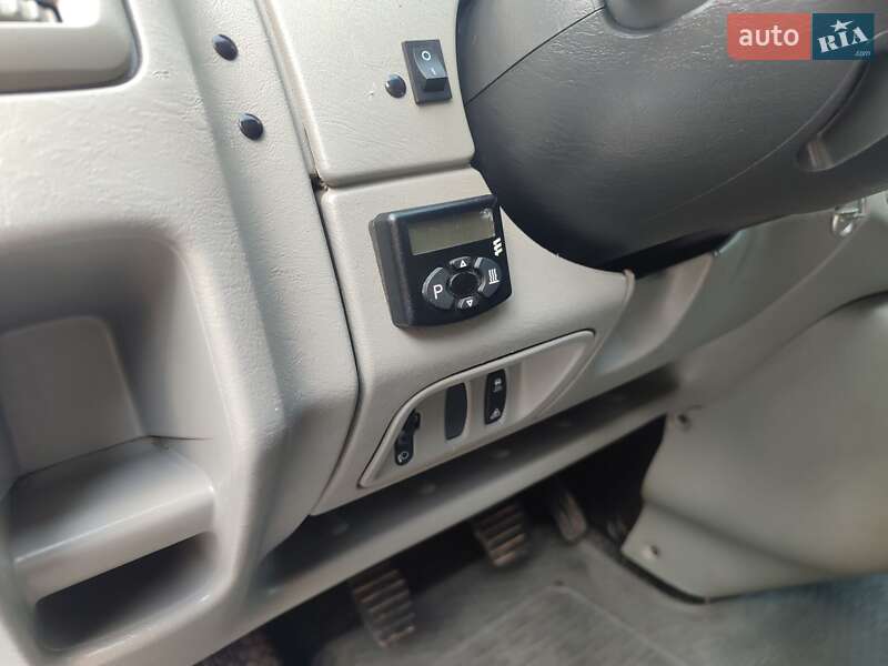 Минивэн Opel Vivaro 2011 в Каменец-Подольском