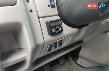 Минивэн Opel Vivaro 2011 в 