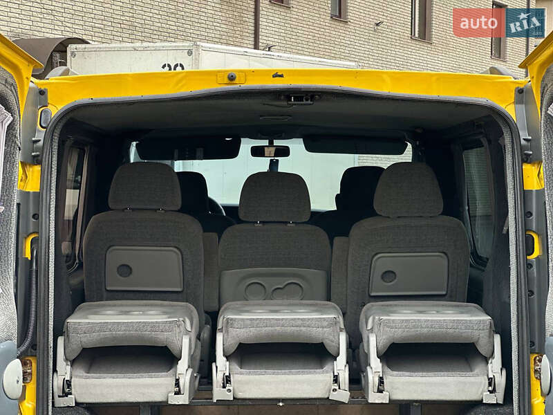 Минивэн Opel Vivaro 2004 в Черновцах