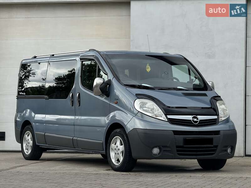 Минивэн Opel Vivaro 2013 в Сарнах