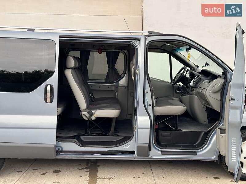 Минивэн Opel Vivaro 2013 в Сарнах
