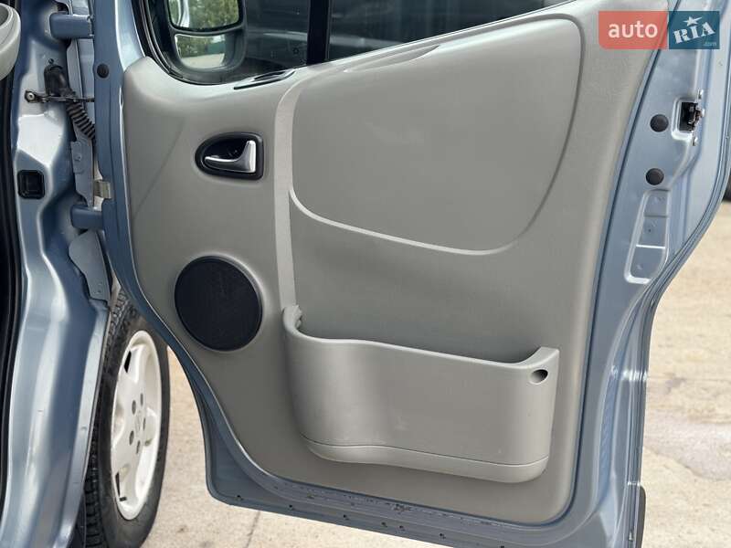 Минивэн Opel Vivaro 2013 в Сарнах