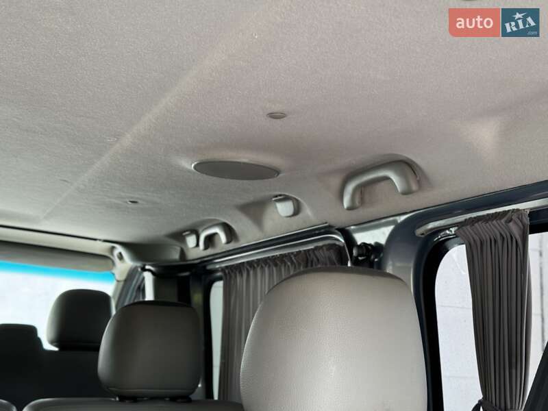 Минивэн Opel Vivaro 2013 в Сарнах