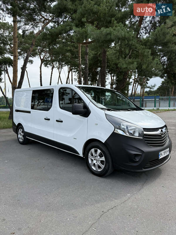 Вантажопасажирський фургон Opel Vivaro 2016 в Вараші