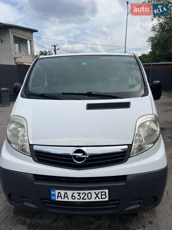 Opel Vivaro 2006