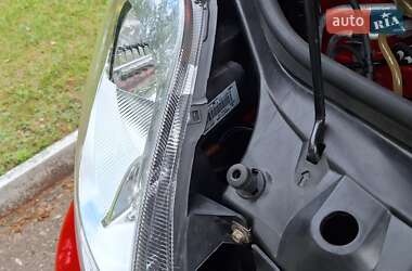 Вантажний фургон Opel Vivaro 2014 в 