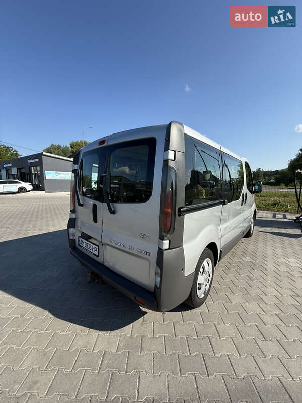 Минивэн Opel Vivaro 2006 в Звягеле