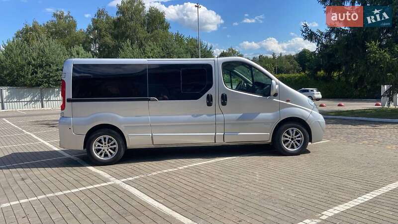 Мінівен Opel Vivaro 2011 в Києві