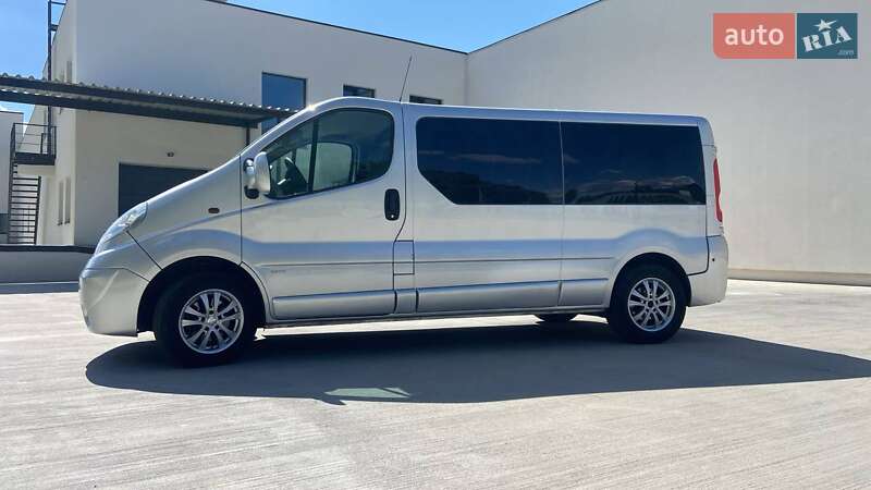 Мінівен Opel Vivaro 2011 в Києві