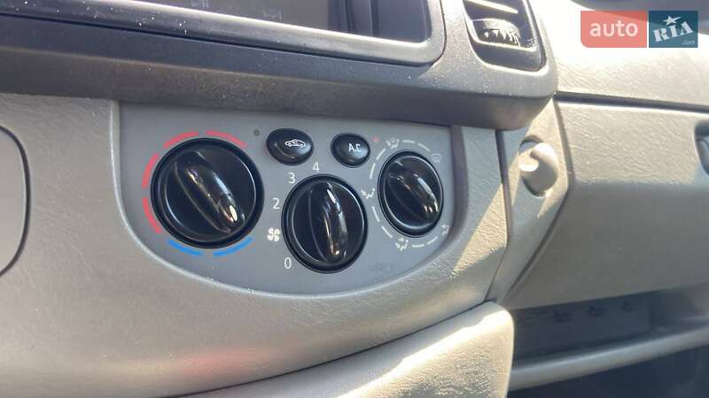 Мінівен Opel Vivaro 2011 в Києві