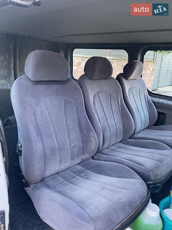 Мінівен Opel Vivaro 2003 в Житомирі