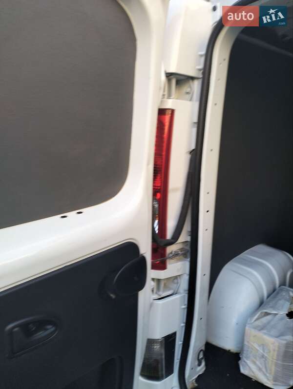 Минивэн Opel Vivaro 2013 в Славянске
