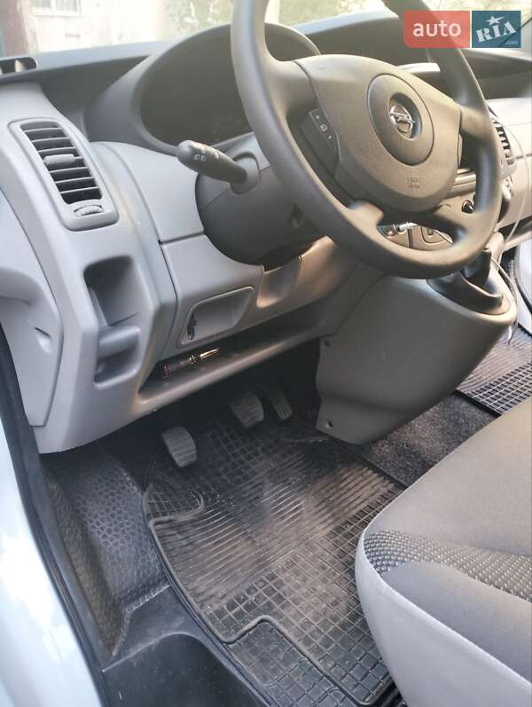 Минивэн Opel Vivaro 2013 в Славянске