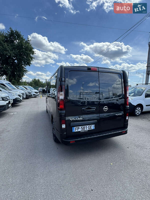 Грузопассажирский фургон Opel Vivaro 2018 в Киеве