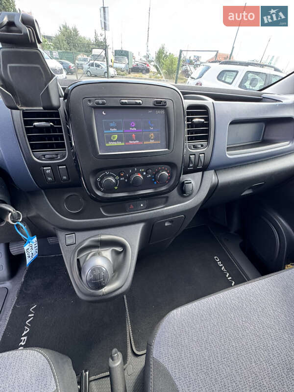 Грузопассажирский фургон Opel Vivaro 2018 в Киеве