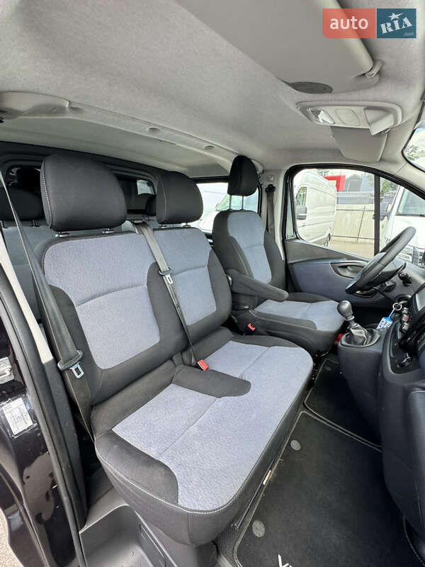 Грузопассажирский фургон Opel Vivaro 2018 в Киеве