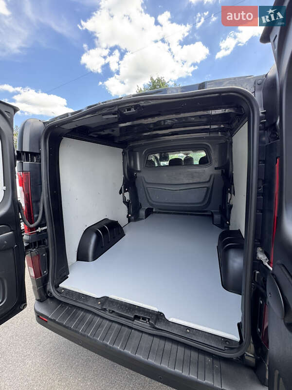 Грузопассажирский фургон Opel Vivaro 2018 в Киеве
