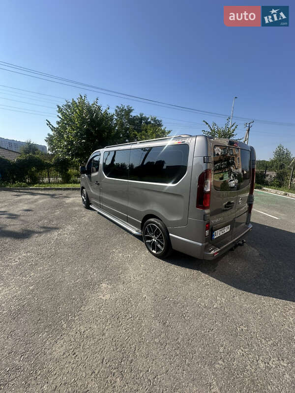 Минивэн Opel Vivaro 2015 в Киеве