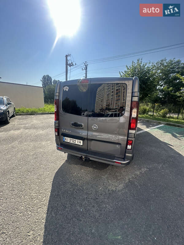 Минивэн Opel Vivaro 2015 в Киеве