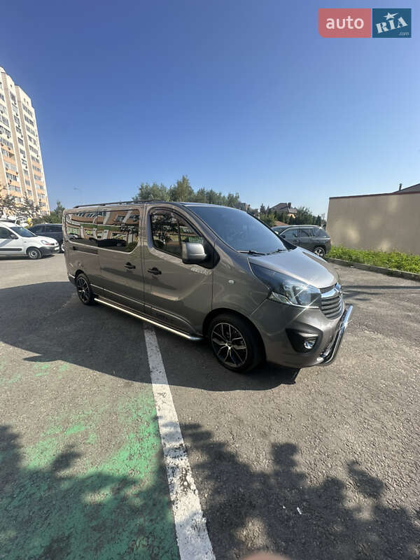 Минивэн Opel Vivaro 2015 в Киеве