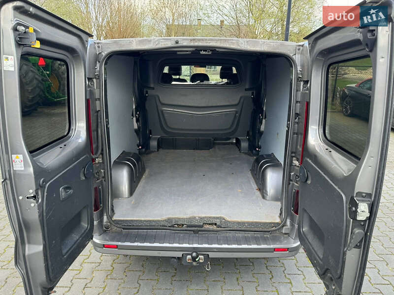 Минивэн Opel Vivaro 2015 в Киеве