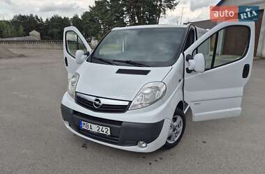 Вантажний фургон Opel Vivaro 2013 в Радивиліві