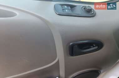 Минивэн Opel Vivaro 2005 в  фото 6 Минивэн Opel Vivaro 2005 в