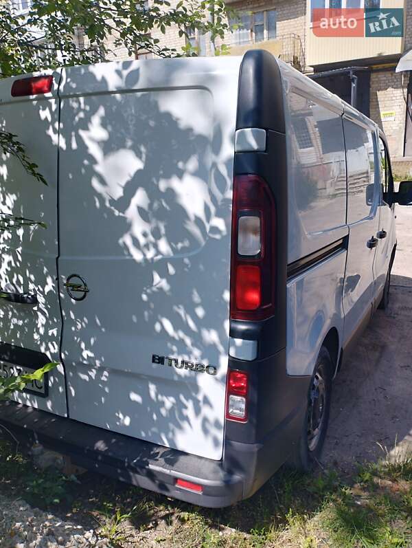 Opel Vivaro 2016