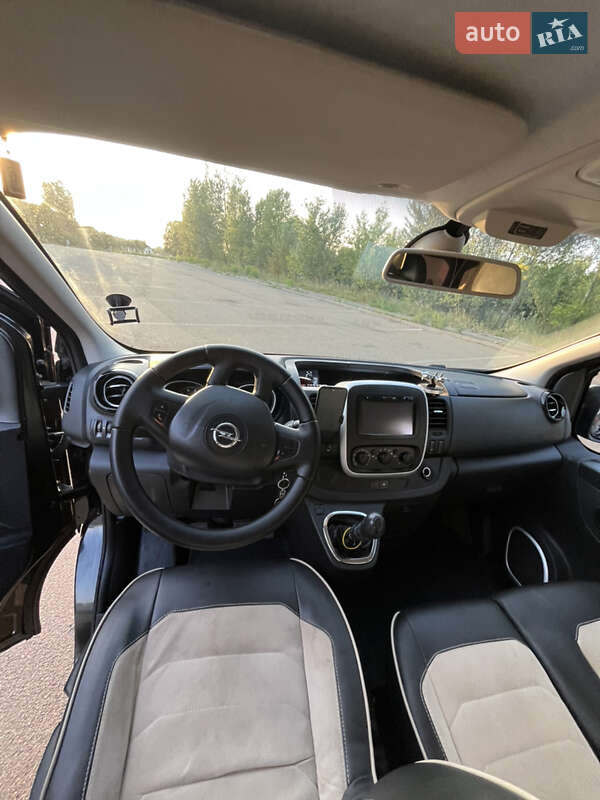Минивэн Opel Vivaro 2015 в Конотопе