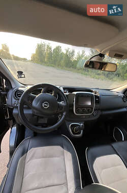 Минивэн Opel Vivaro 2015 в 