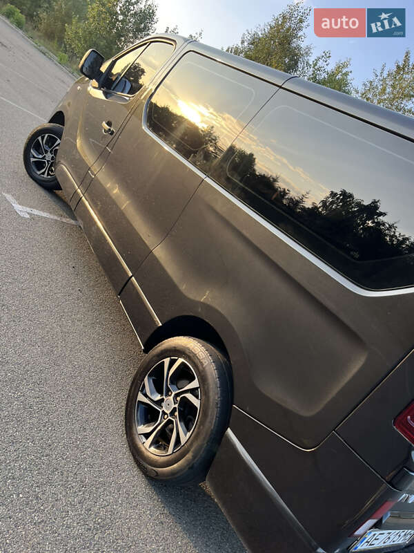 Минивэн Opel Vivaro 2015 в Конотопе