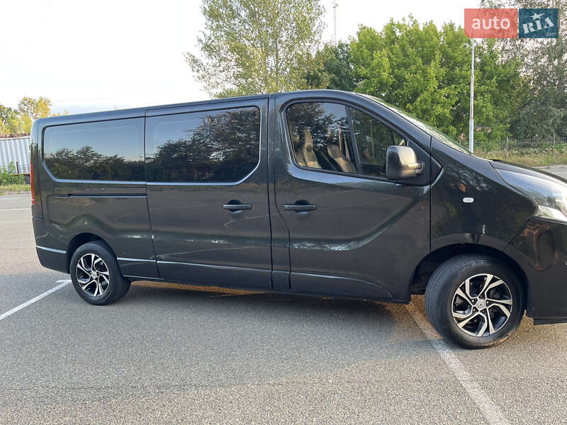 Минивэн Opel Vivaro 2015 в Конотопе