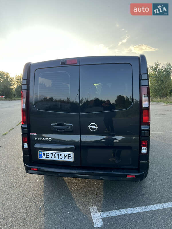 Минивэн Opel Vivaro 2015 в Конотопе