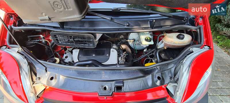 Минивэн Opel Vivaro 2004 в Самборе