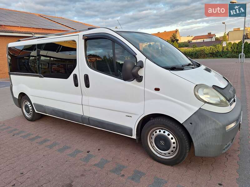 Минивэн Opel Vivaro 2005 в Ратным