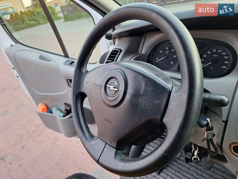 Минивэн Opel Vivaro 2005 в Ратным