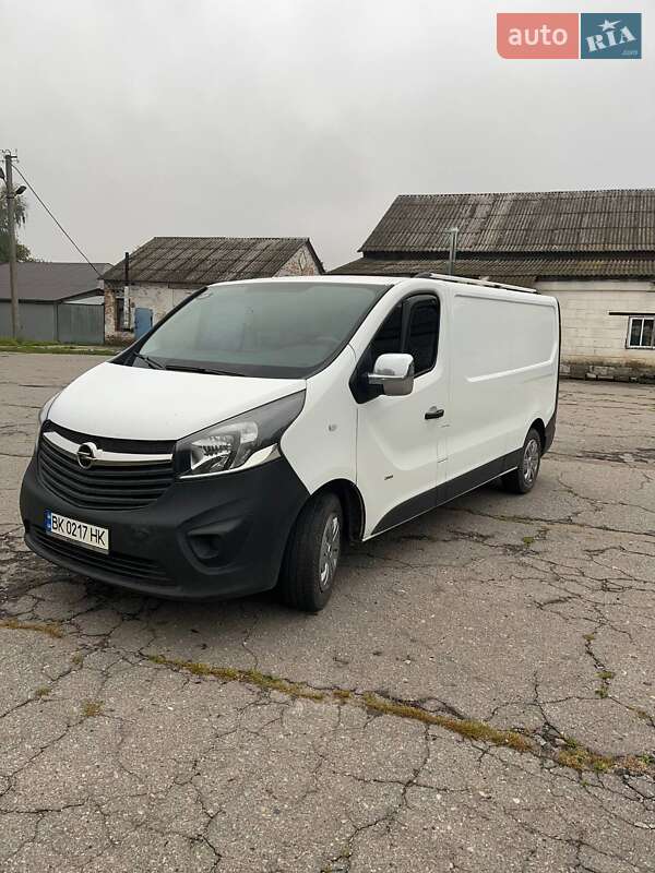 Грузовой фургон Opel Vivaro 2017 в Полтаве