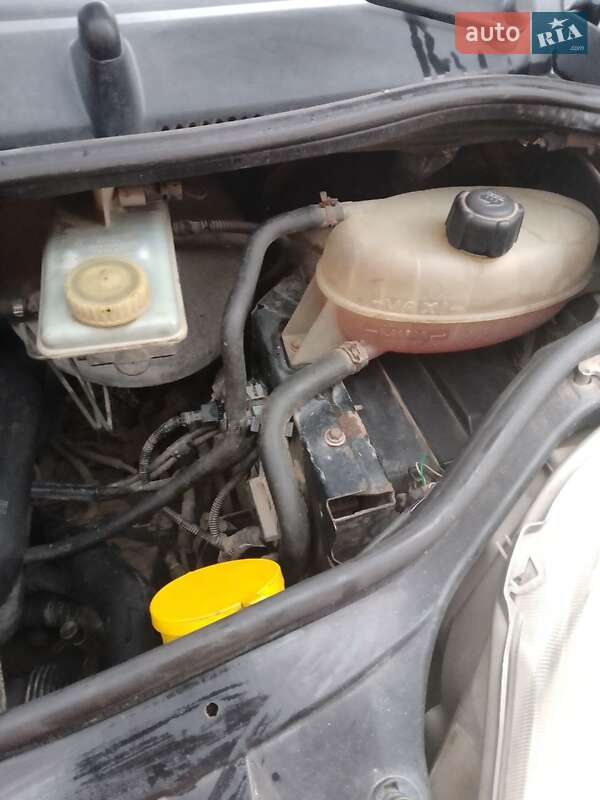 Мінівен Opel Vivaro 2002 в Городенці